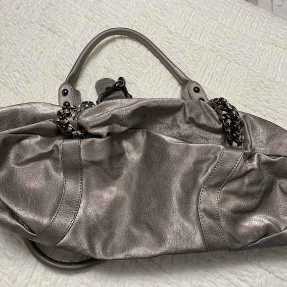 New without tags, Nicole Lee, silver, metallic shoulder bag - Picture 4 of 16
